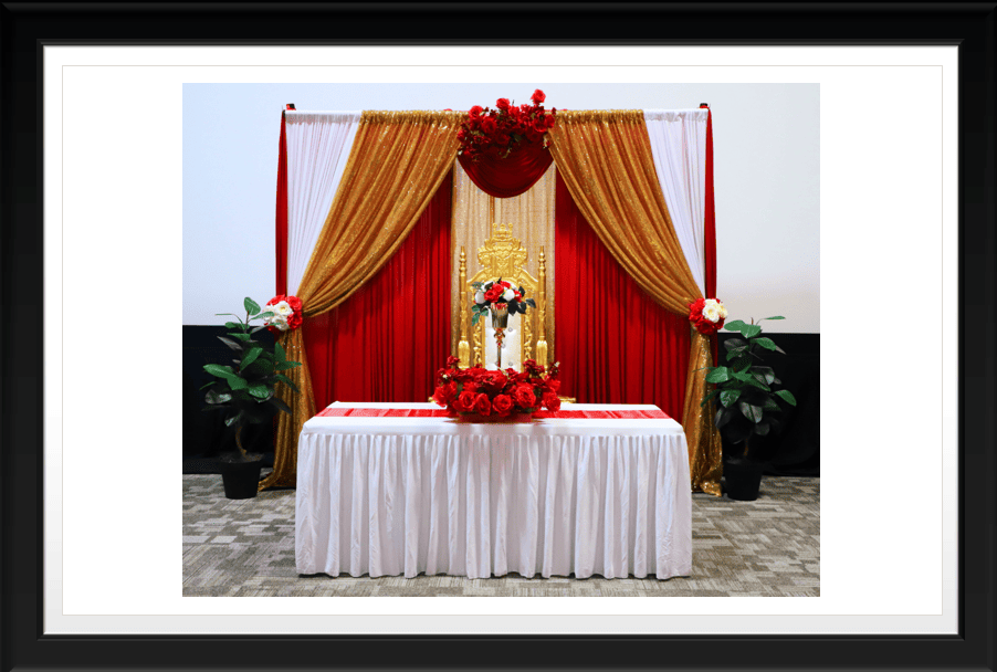 ONE GOLDEN CHAIR, TABLE & BACKDROP PACKAGE