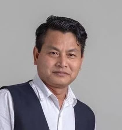 Aron Kochari, MA