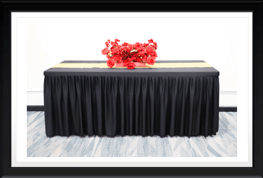 ONE LONG BLACK TABLECLOTH WITH FLOWER VASE